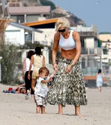 Gwen Stefani Nude Pictures