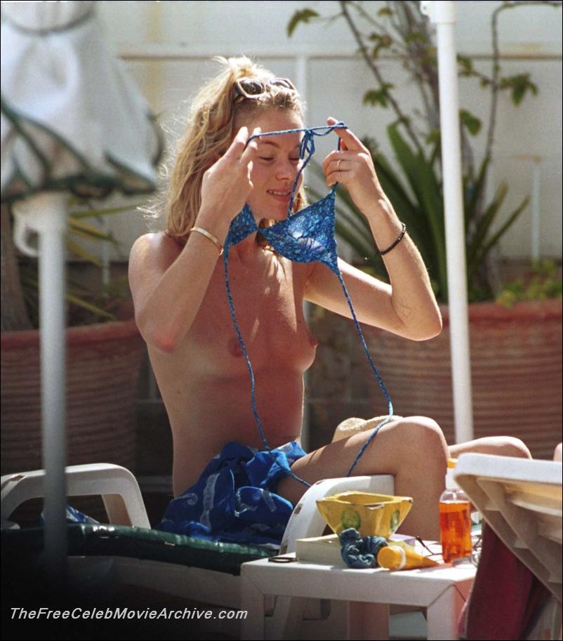 Amanda Holden fully naked at CelebsOnlycom