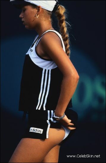 Kournikova o Sharapova?A cual le das?