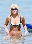 Elisha Cuthbert Nude Pictures